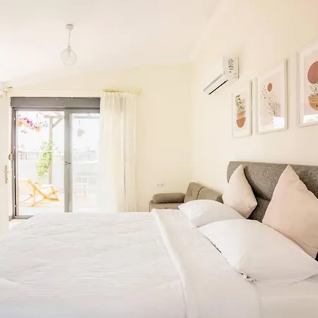 Butterfly Modern 3 Bed Private Pool *